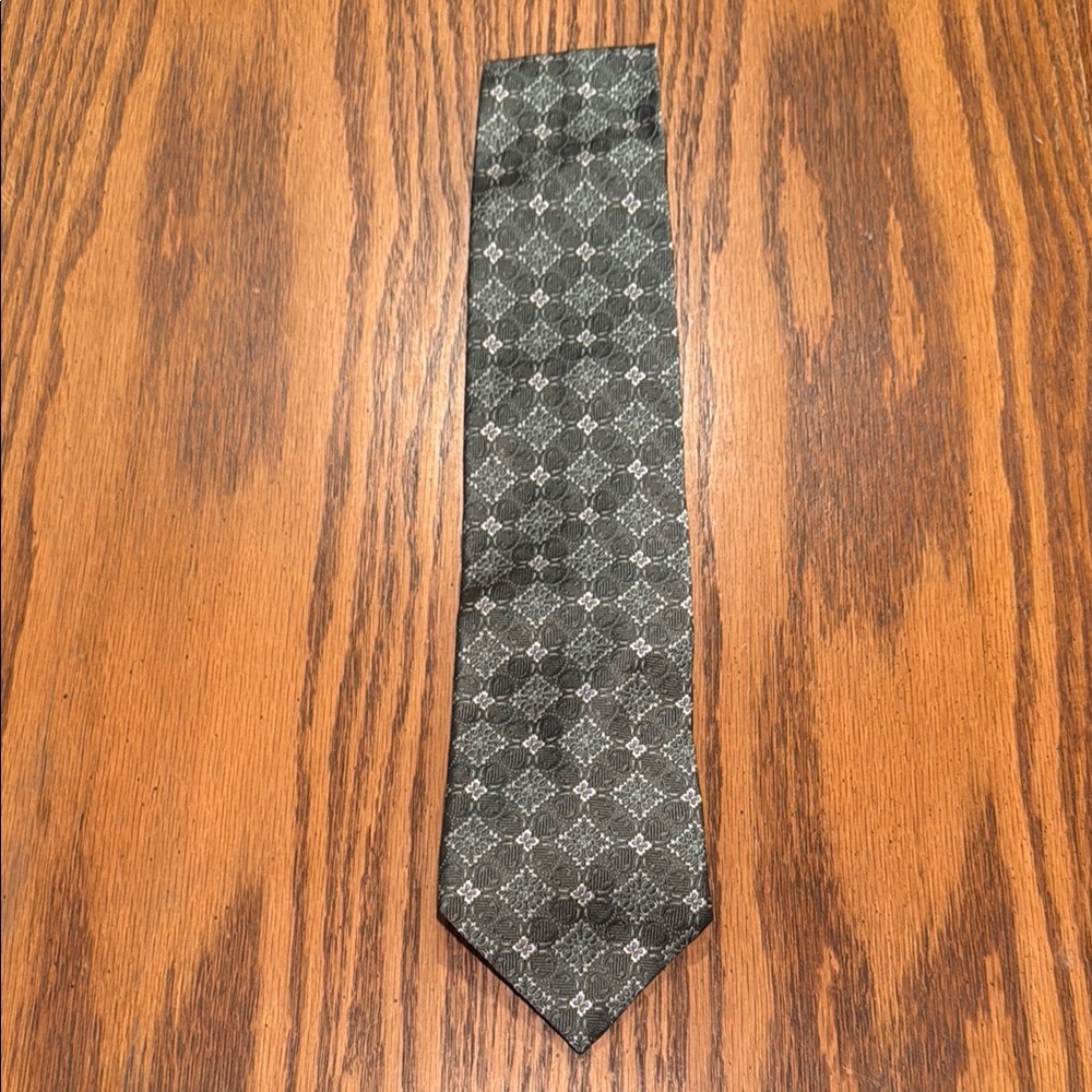Jos. A. Bank Tie 100% Silk Made in Italy